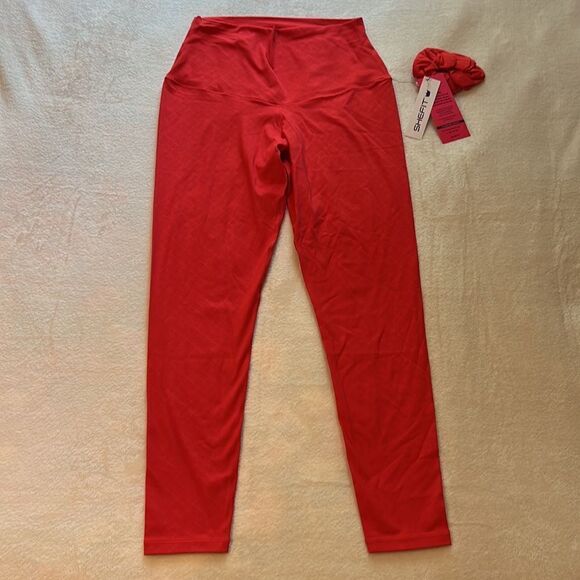 NWT SHEFIt Red Capri Leggings - Size 16 (1LUXE) - Picture 4 of 12